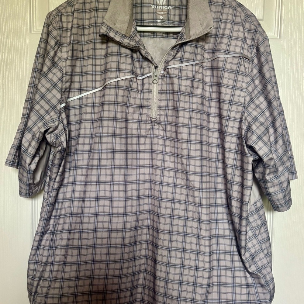 Men's Gray Plaid Quarter-Zip Golf Jacket. Size L